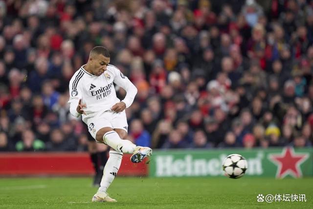 DB电竞-包含皇家马德里前锋状态持续低迷，球队欲寻突破的词条