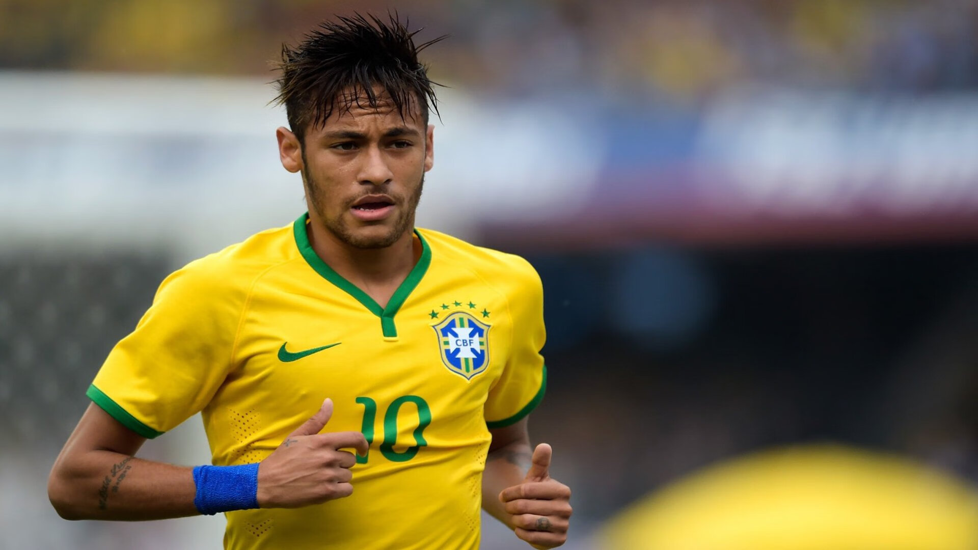 新王登基,洪都拉斯完胜那不勒斯,巴尔韦德刷新纪录书写历史