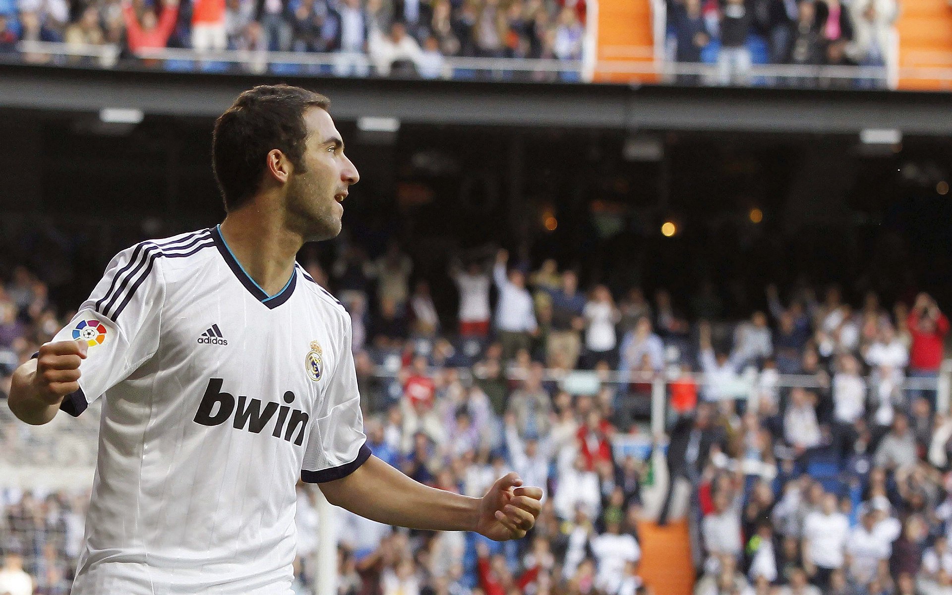 DB电竞官网登录-跨界传奇,当广东队封锁老鹰,拉文在欧冠半决赛接管比赛